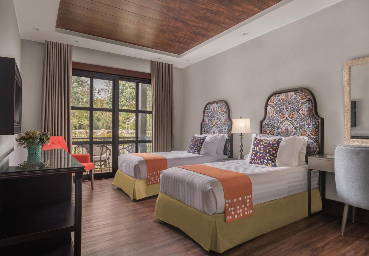 Hotel Hillcreek Gardens Tagaytay Luksuhin Exterior foto